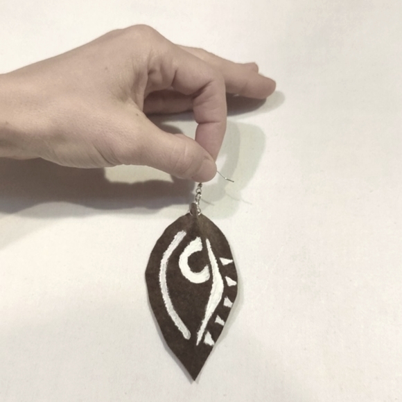 Hand cut and hand-painted leather earrings OOAK statement jewelry festival - Picture 3 of 4